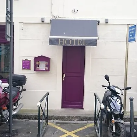 Au Georges Vii Hotel