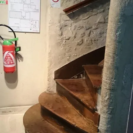 Au Georges Vii Hotel Bayeux